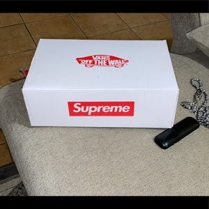 Supreme vans with the box and both laces,